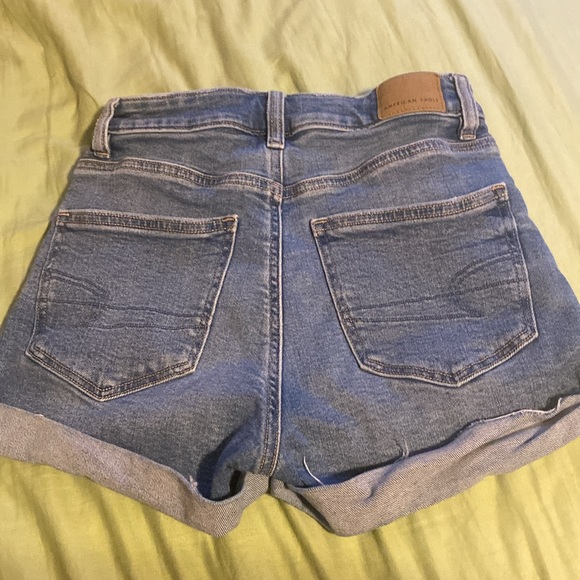 They are a blue ish grey and are from American eagle - Picture 2 of 2